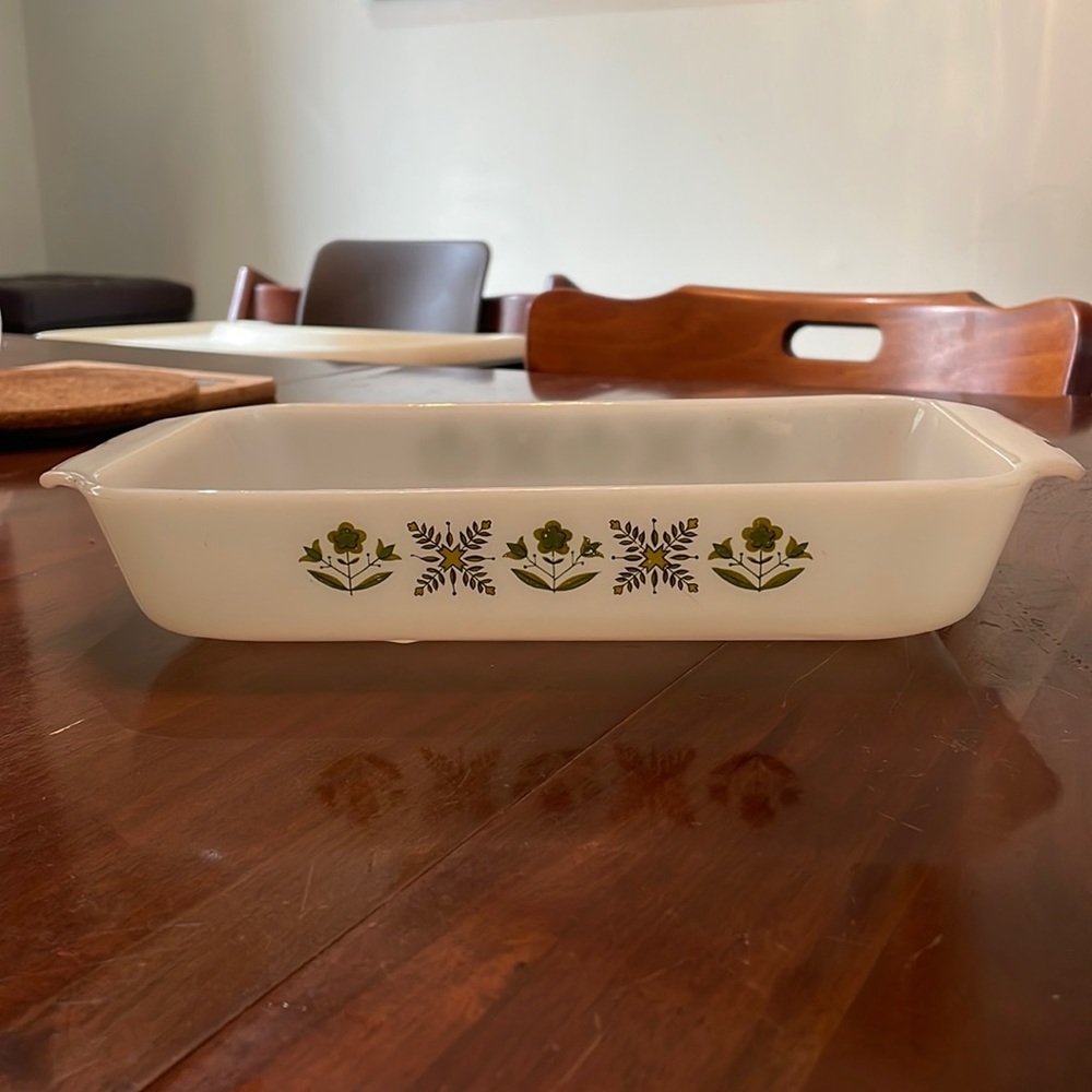 Anchor Fire-King Green Meadow Milk Glass 1-1/2 qt. Roaster - No Chips  #22